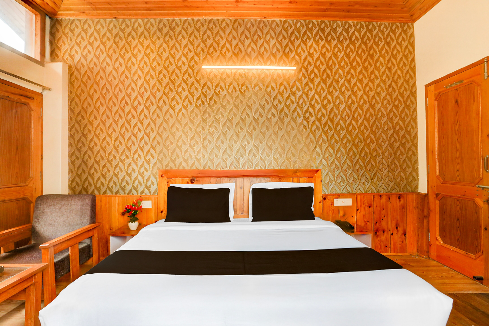 hotel o model town road