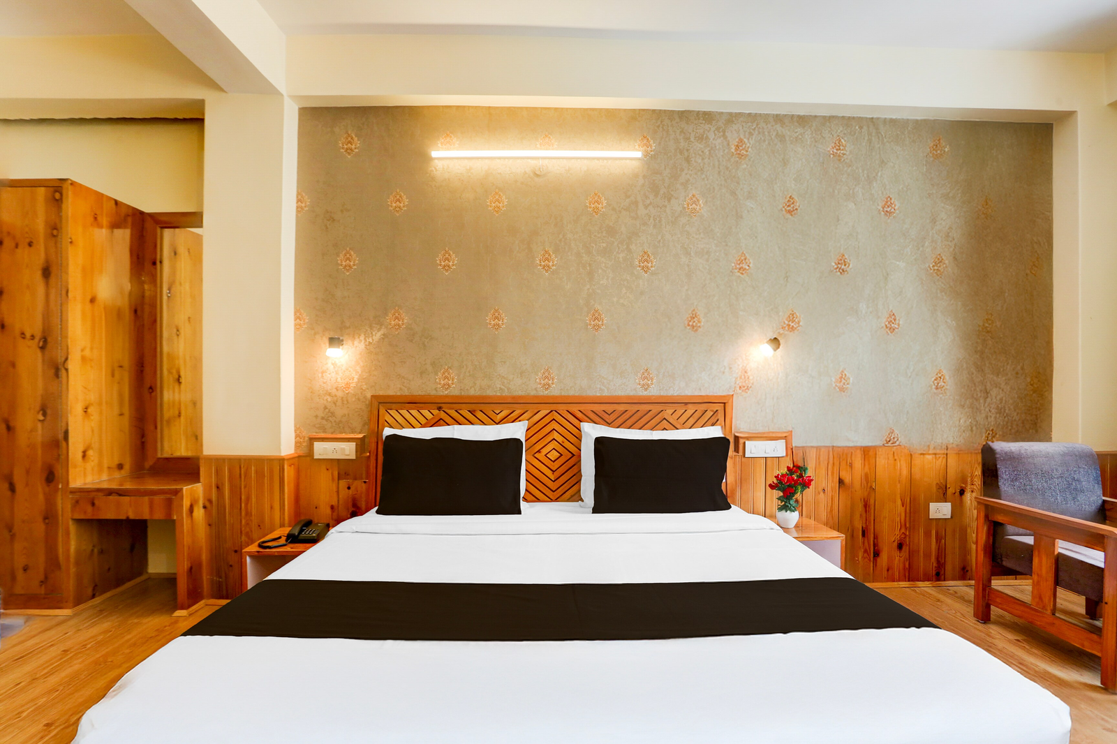 hotel o model town road