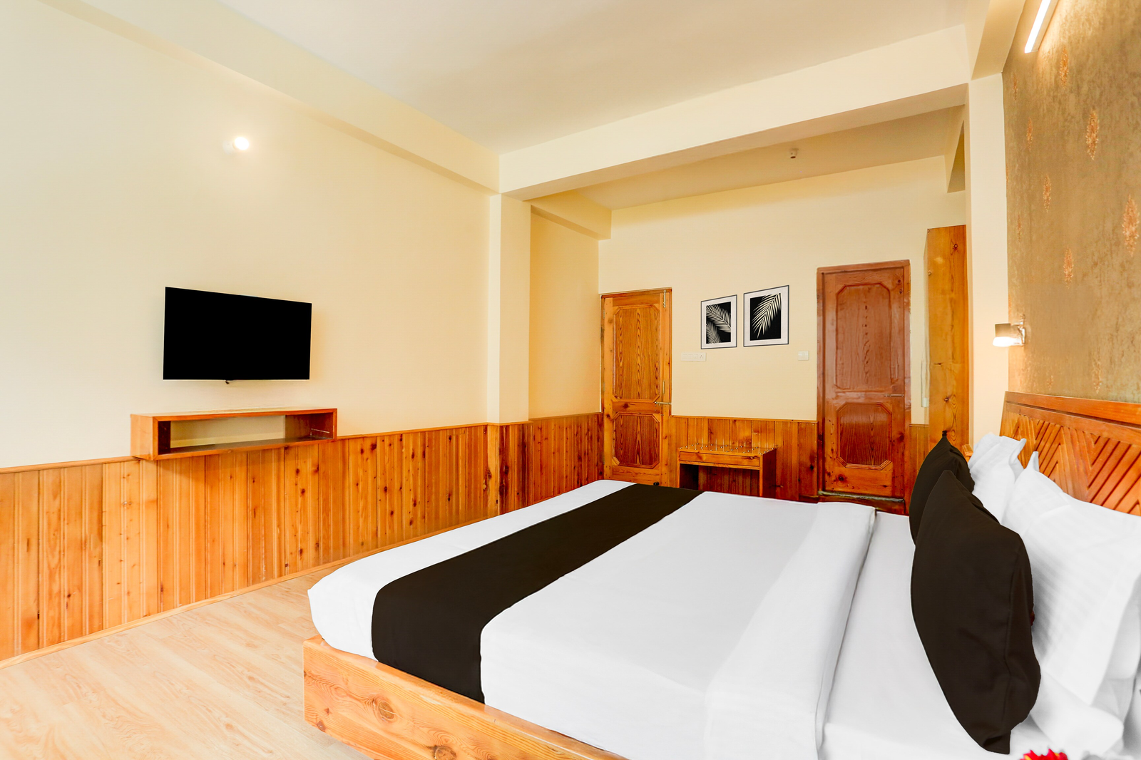 hotel o model town road