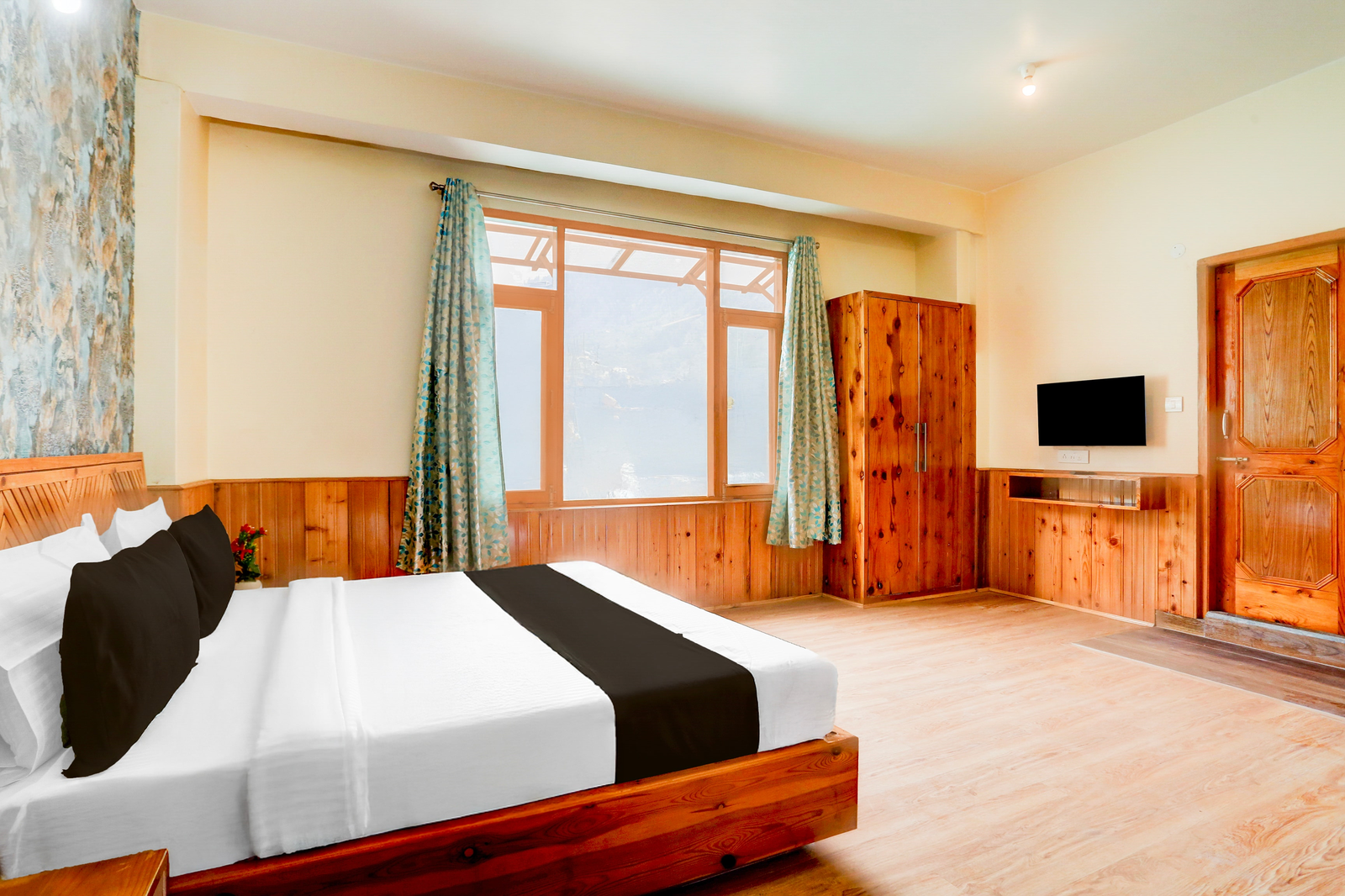 hotel o model town road