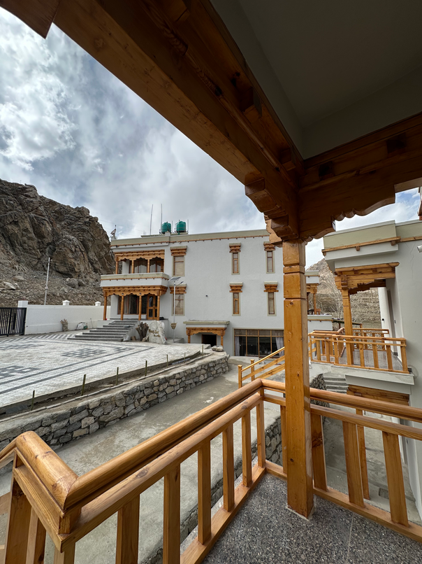 the vintage villas resort ladakh