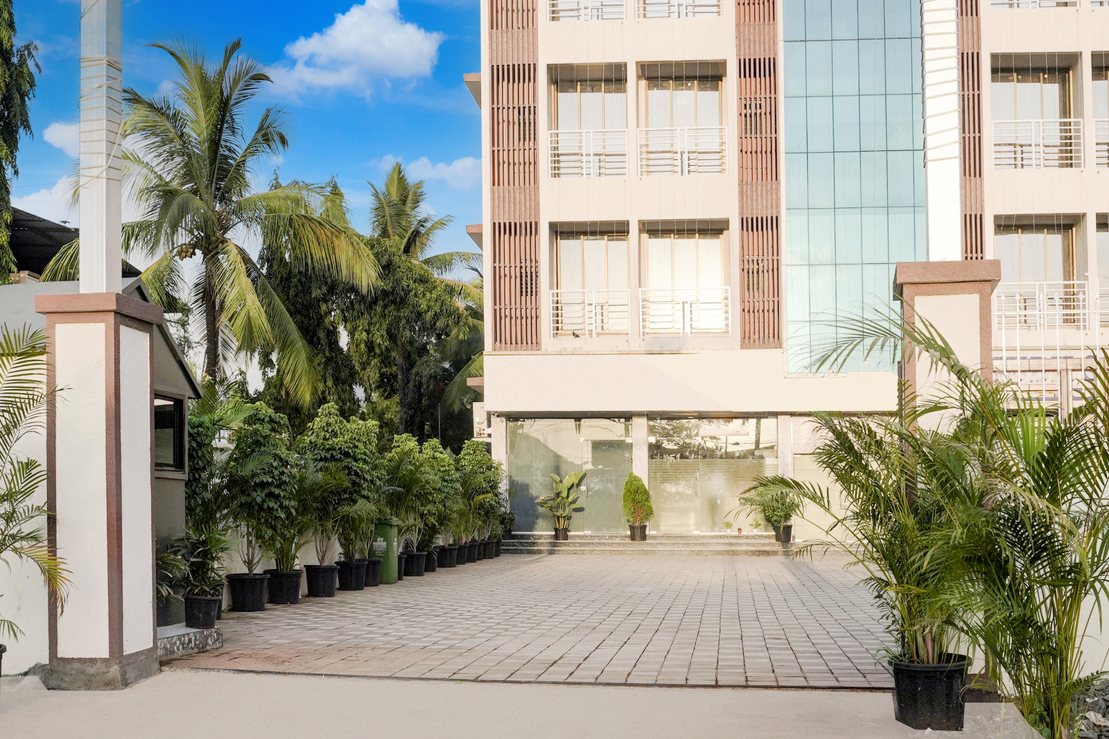 Super Townhouse Vasai Express Highway Formerly Majestic Inn,,3 star
