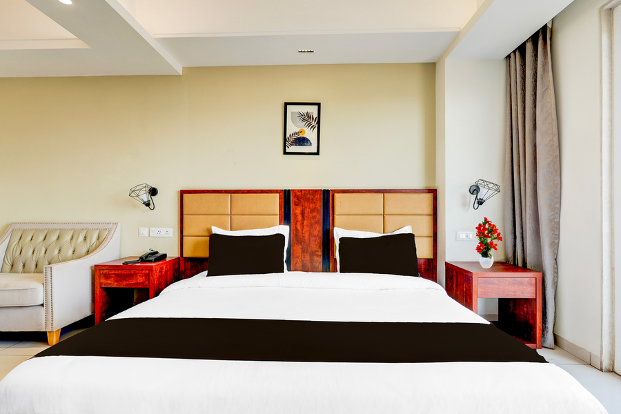 super townhouse oak sector 39 medanta