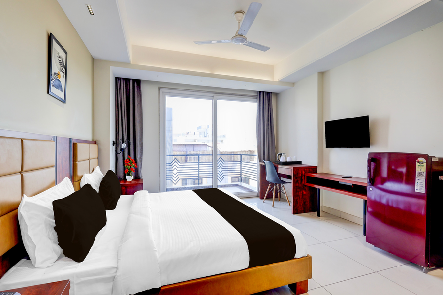 super townhouse oak sector 39 medanta