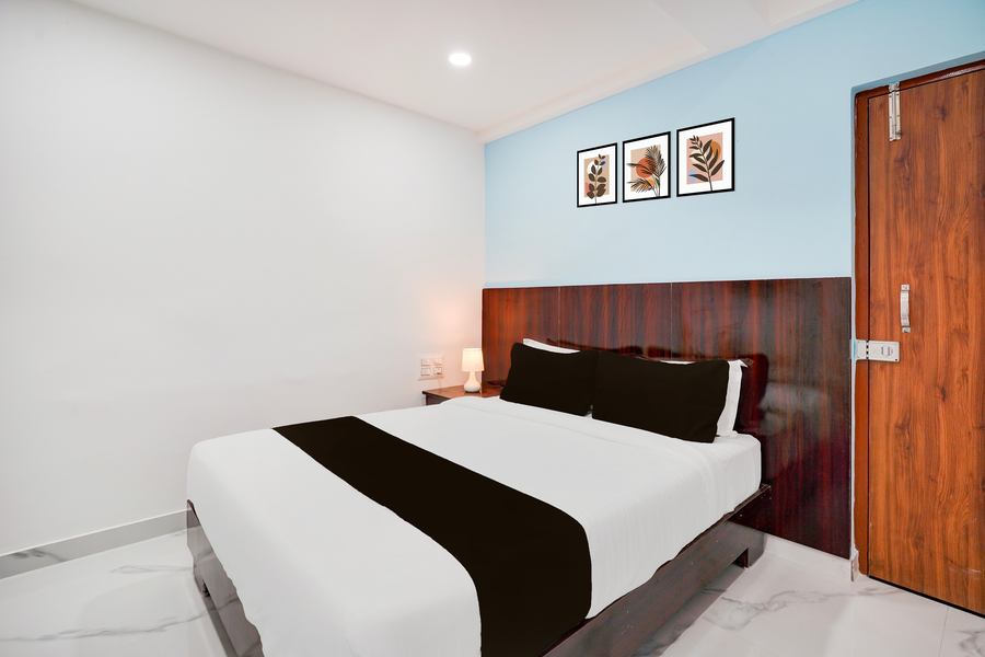 super townhouse jeevan bima nagar hal road