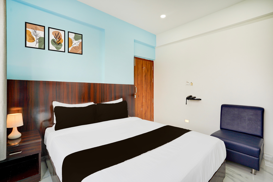 super townhouse jeevan bima nagar hal road