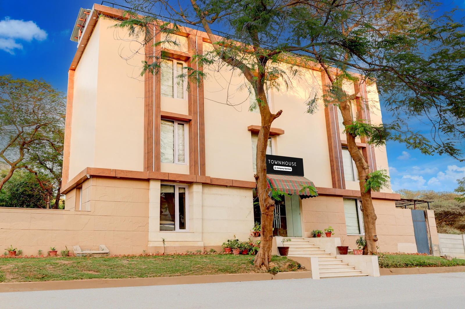 super townhouse t block sector 24