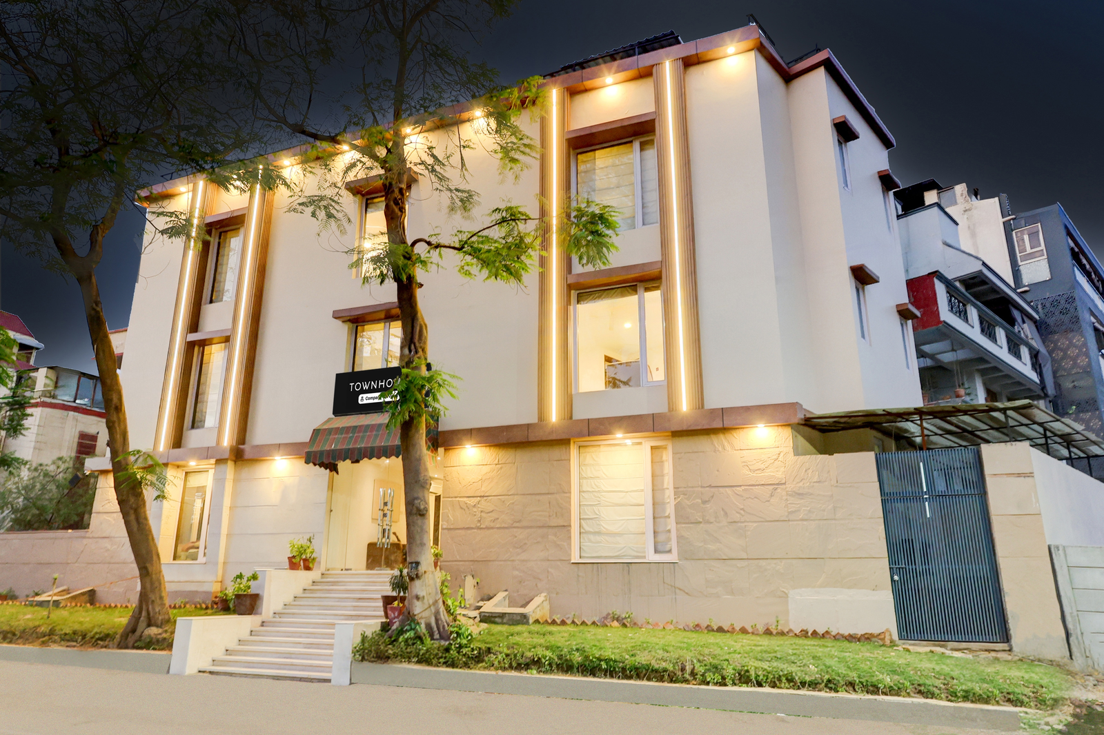 super townhouse t block sector 24