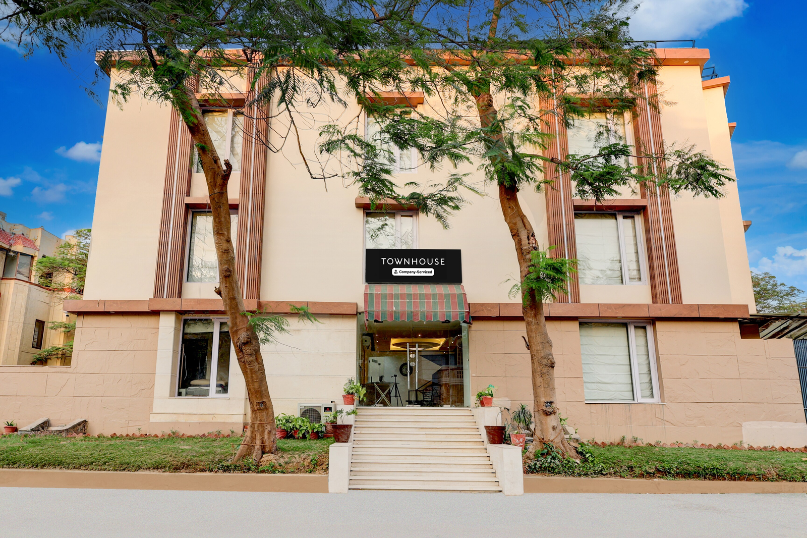 super townhouse t block sector 24