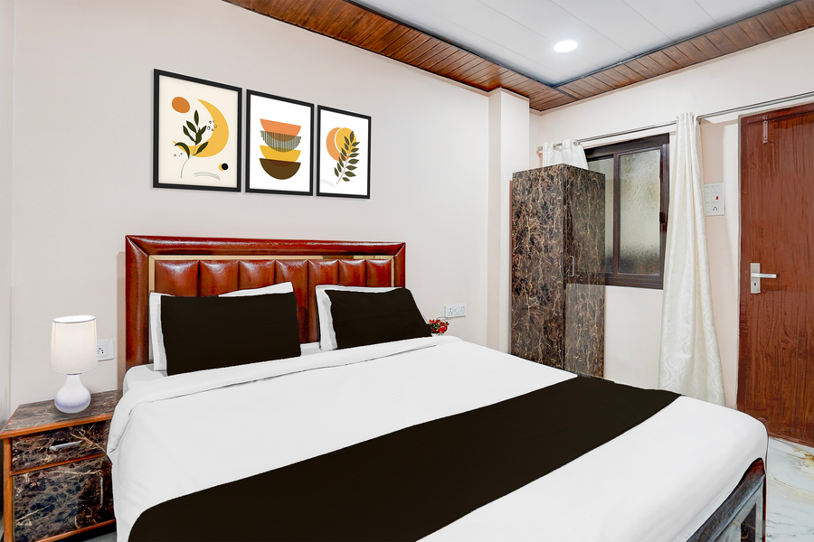 oyo hotel o tedhi bazaar near ram janambhumi