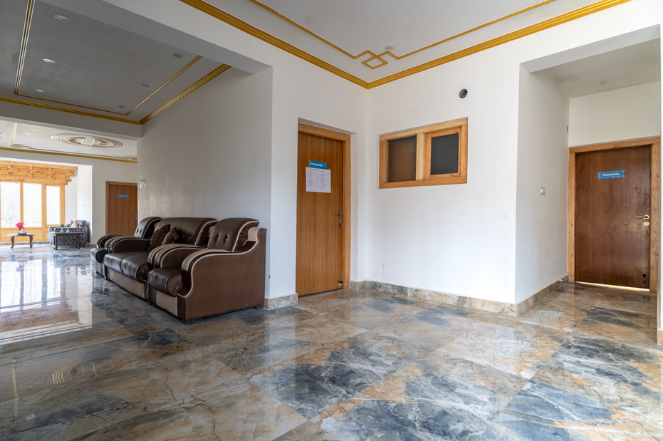 Shukpa Residency,Lower Tukcha Road,3 star