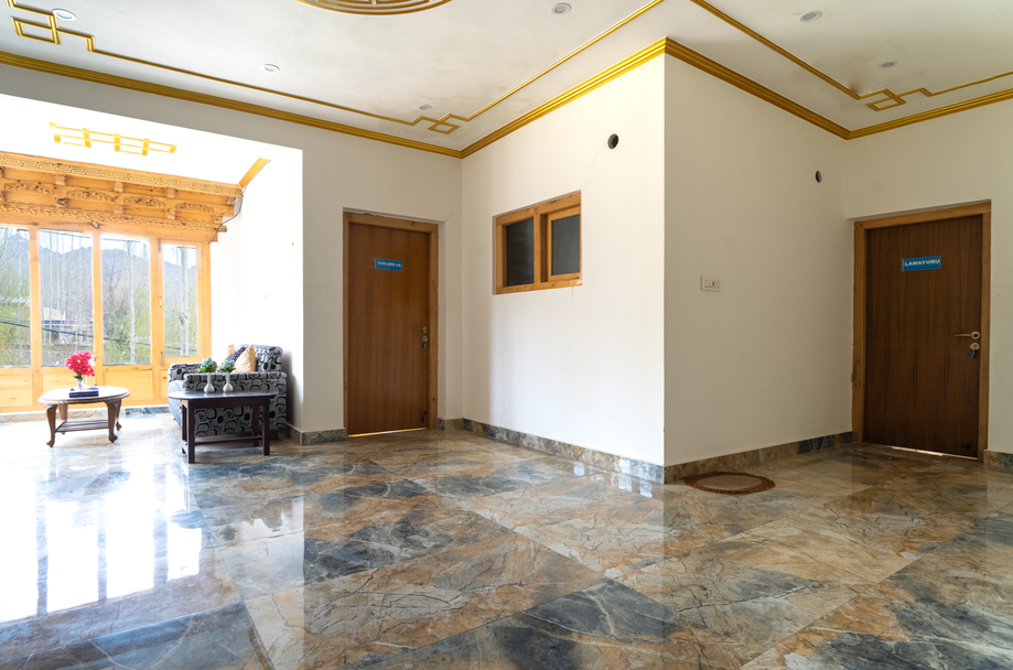 Shukpa Residency,Lower Tukcha Road,3 star