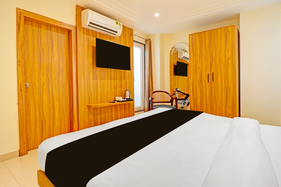 super townhouse patel nagar near saharanpur chowk dehradun
