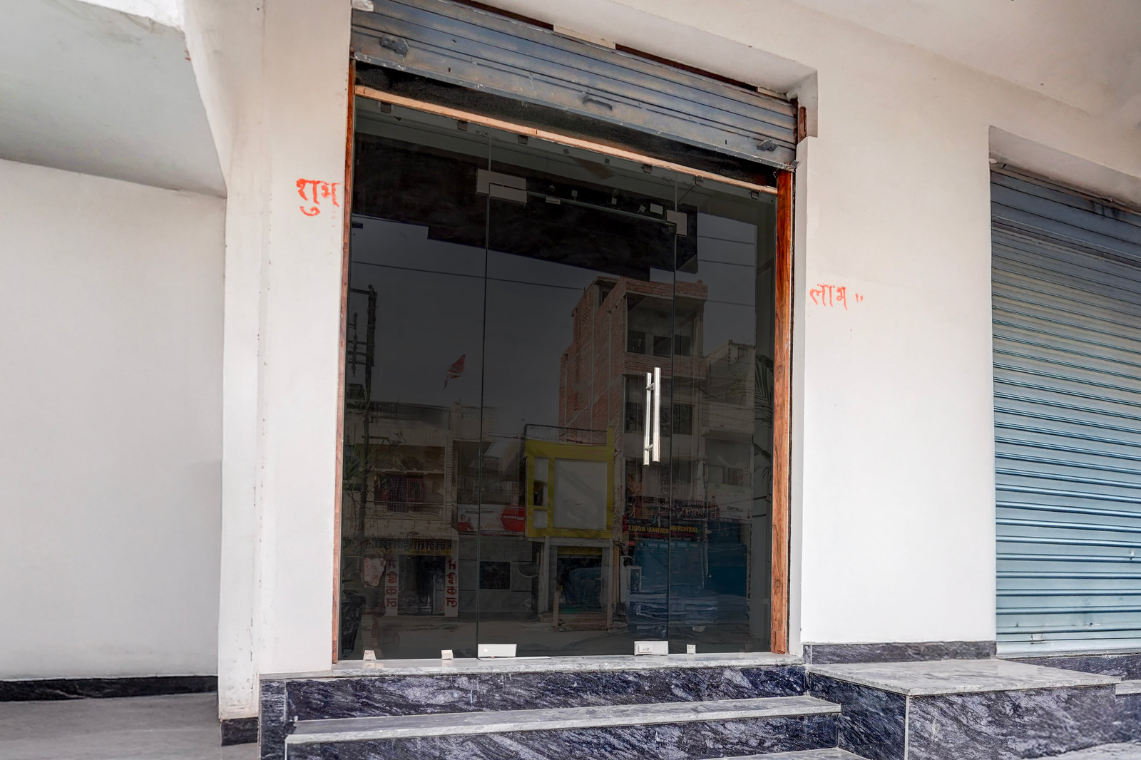 Super Townhouse Lahartara Railway Bridge Near Bus Stop,,4 star