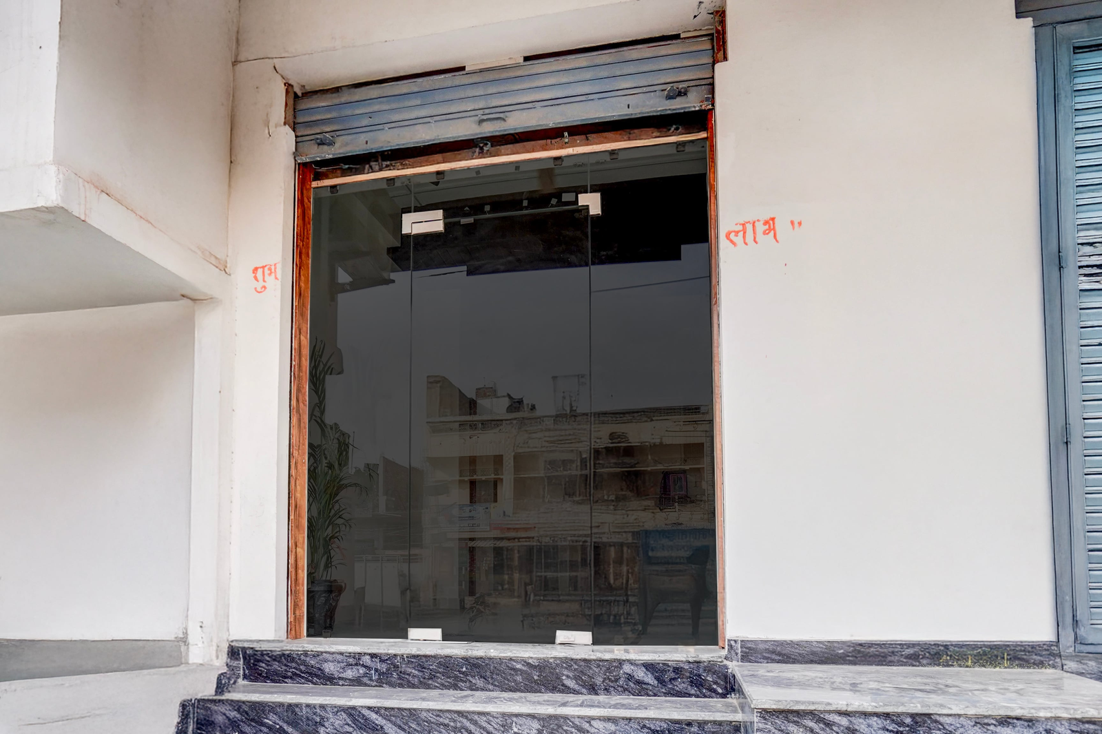Super Townhouse Lahartara Railway Bridge Near Bus Stop,,4 star