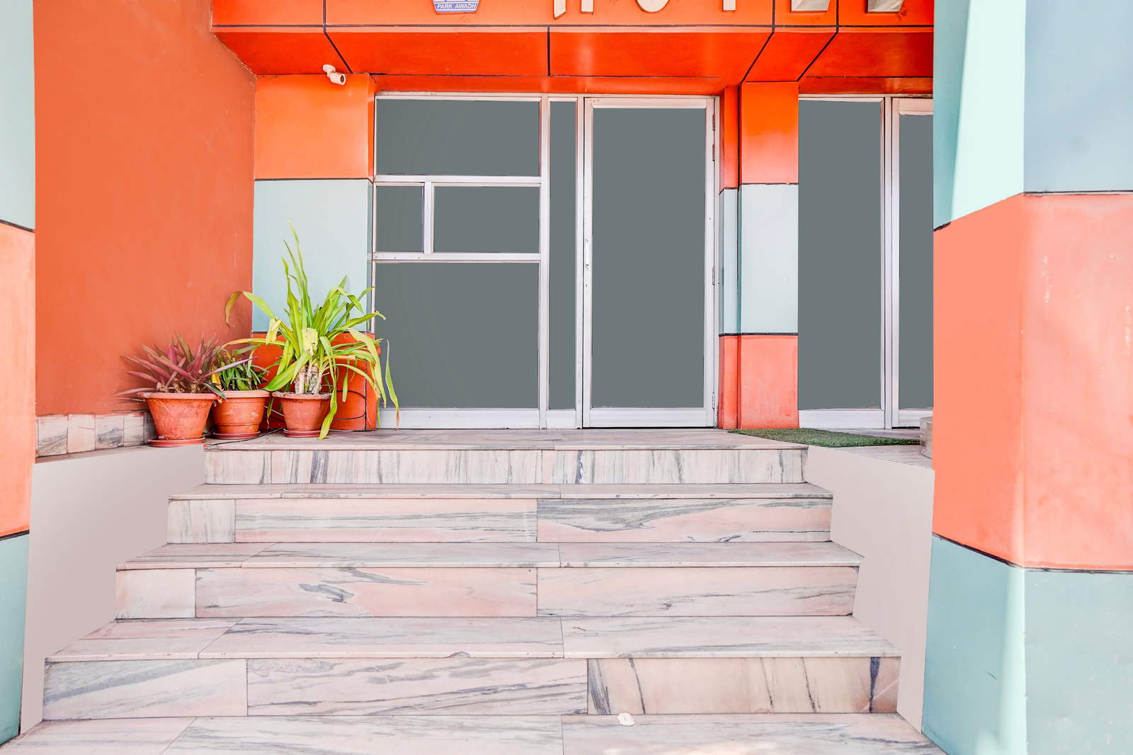 hotel o hussainganj near vidhansabha