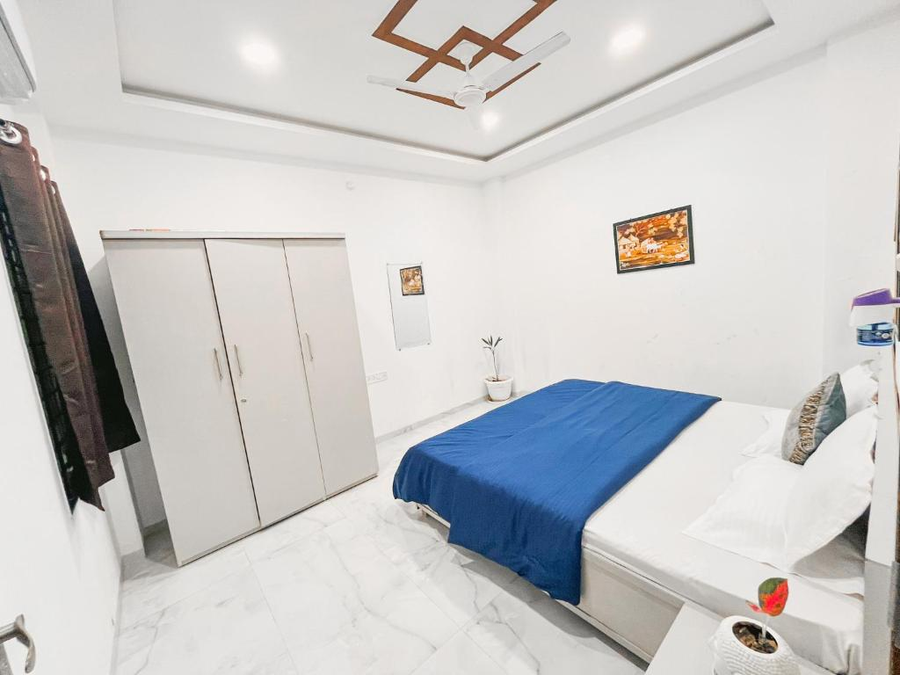 staeg mercury 1bhk 102
