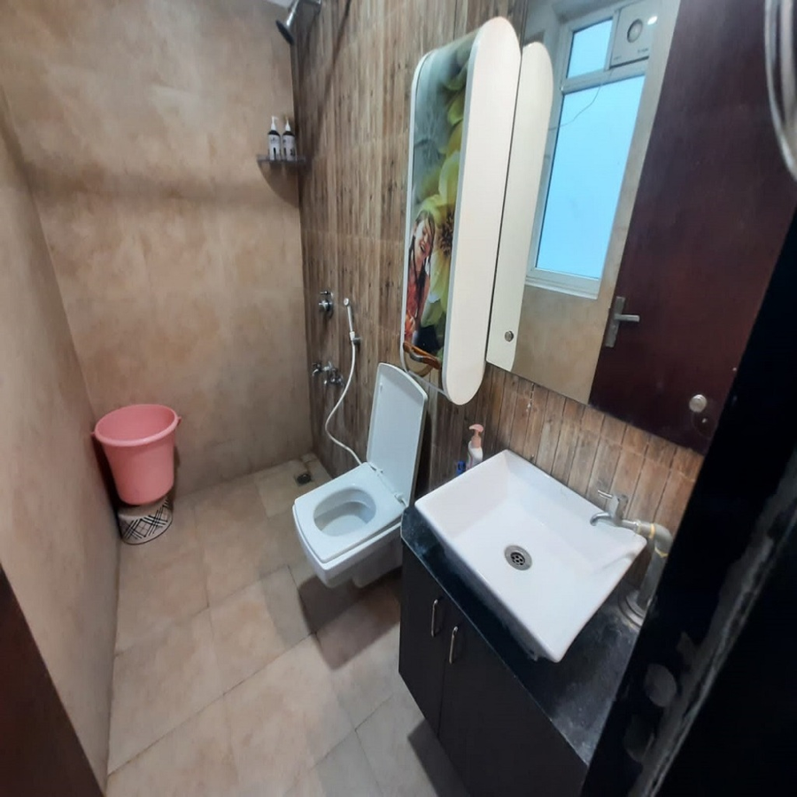 Staeg Skyline View 3Bhk 1404,,3 star
