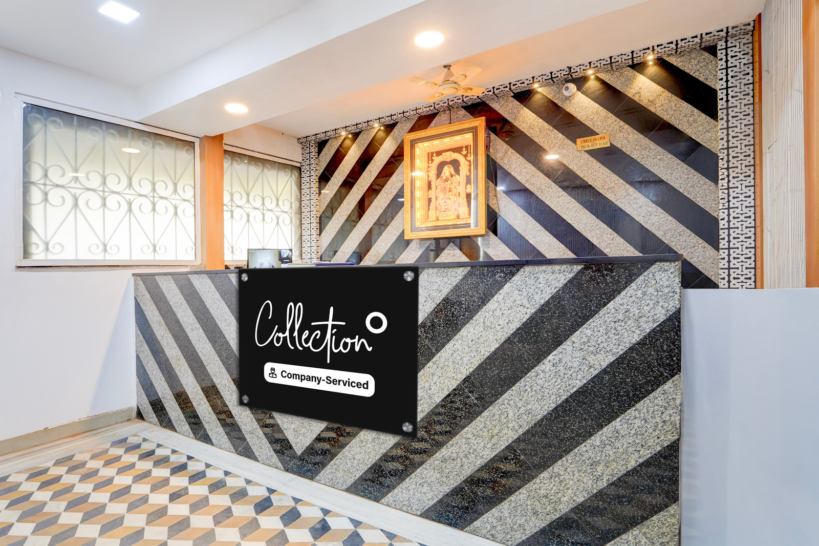 Super Collection O Market Road Ernakulam,,3 star