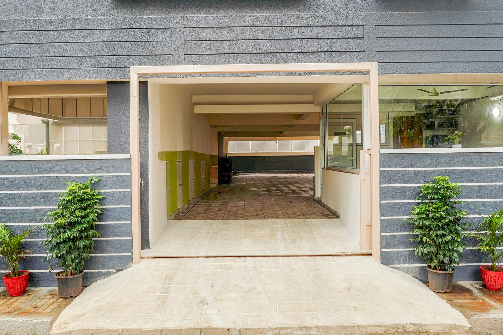 Super Townhouse Hebbal Dasarahalli Formerly Otium Suites,,2 star