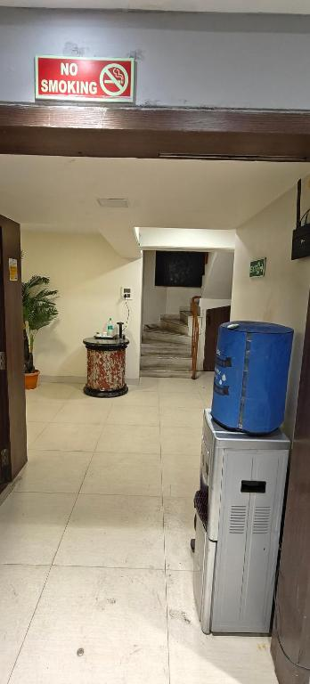 tim service apartment goregaon east near nesco