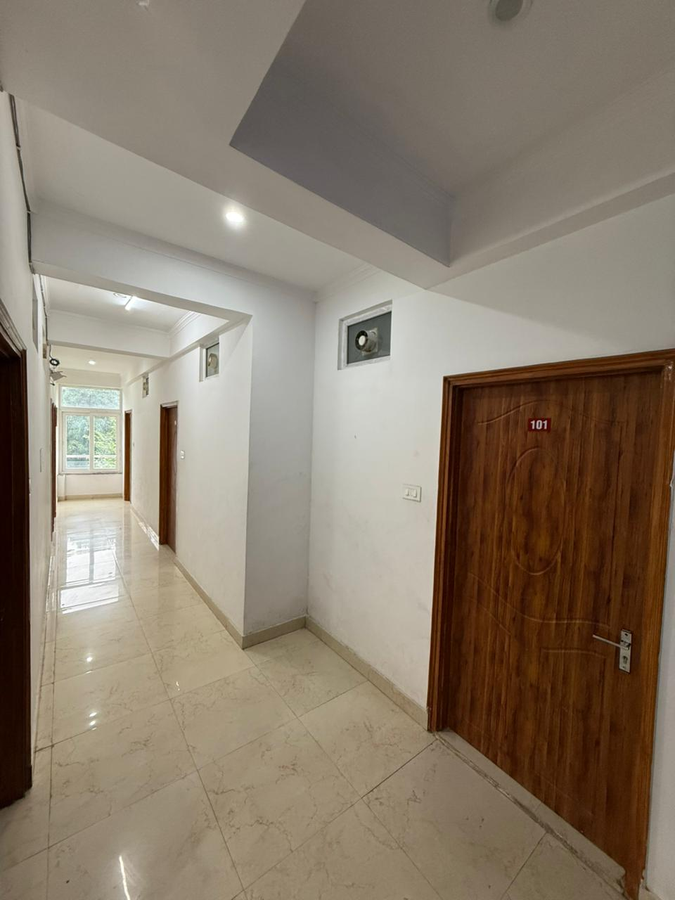hotel shiv palace yoga world retreat