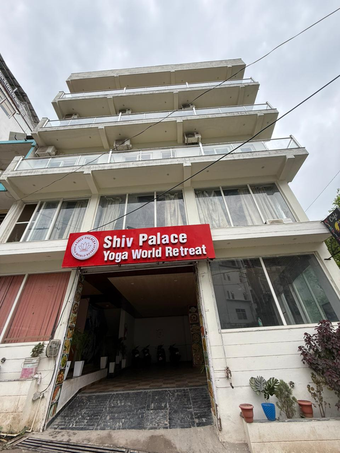 hotel shiv palace yoga world retreat