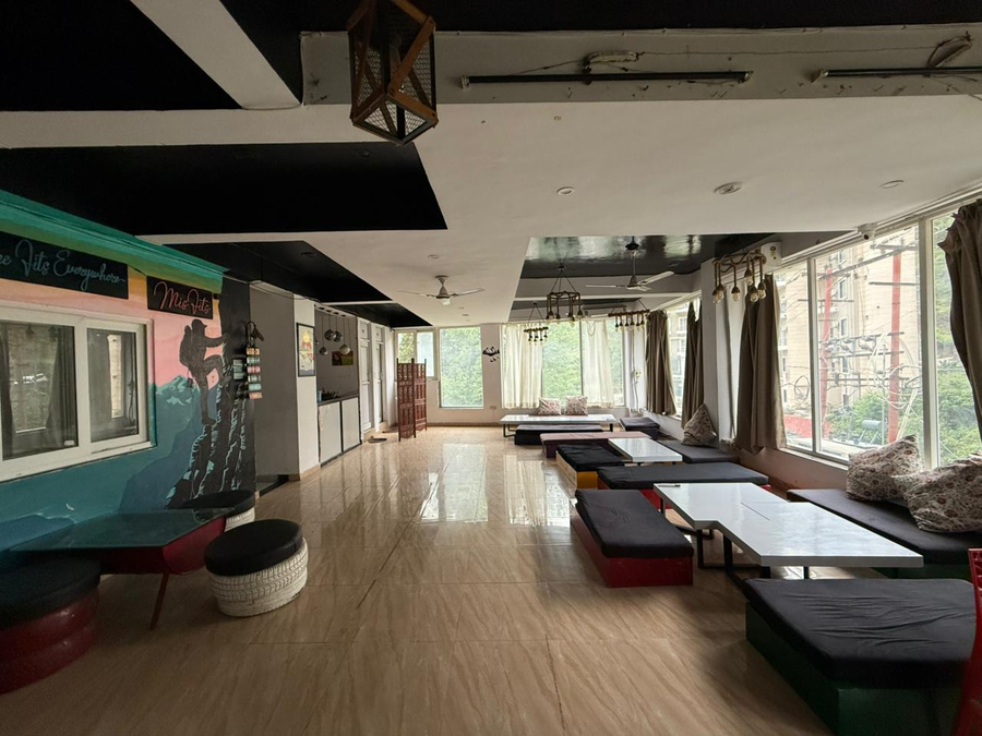 hotel shiv palace yoga world retreat