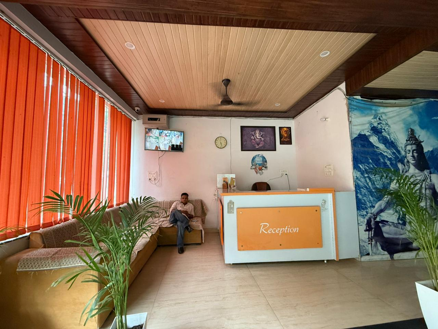 hotel shiv palace yoga world retreat