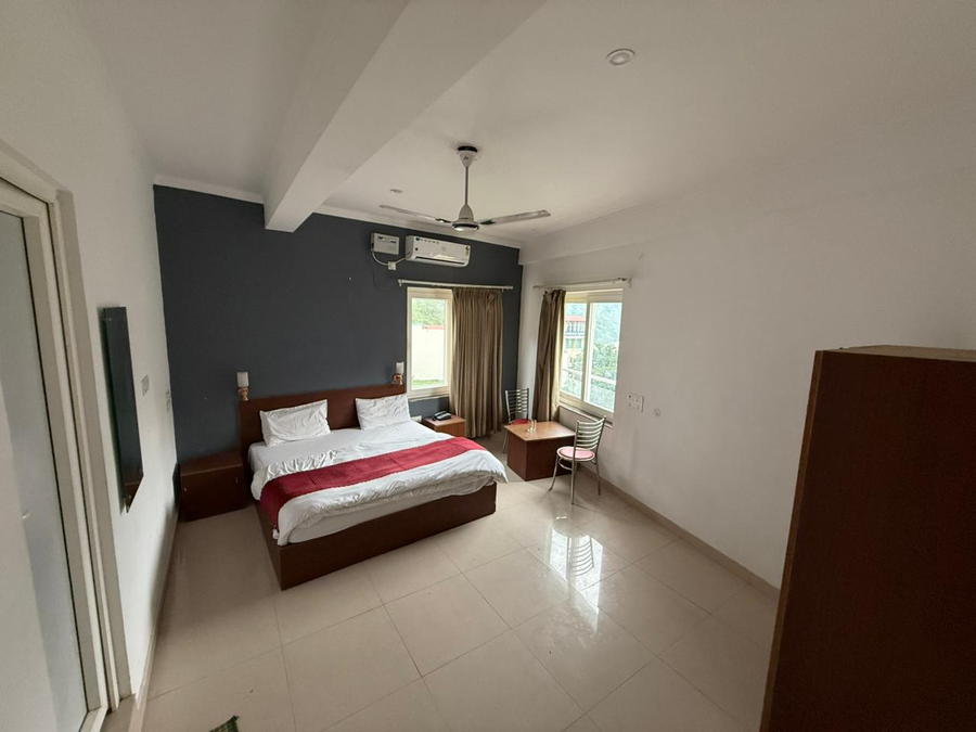 hotel shiv palace yoga world retreat
