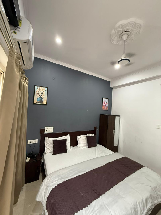 hotel shiv palace yoga world retreat