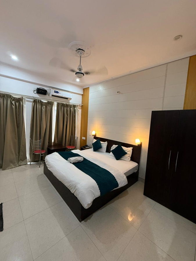 hotel shiv palace yoga world retreat