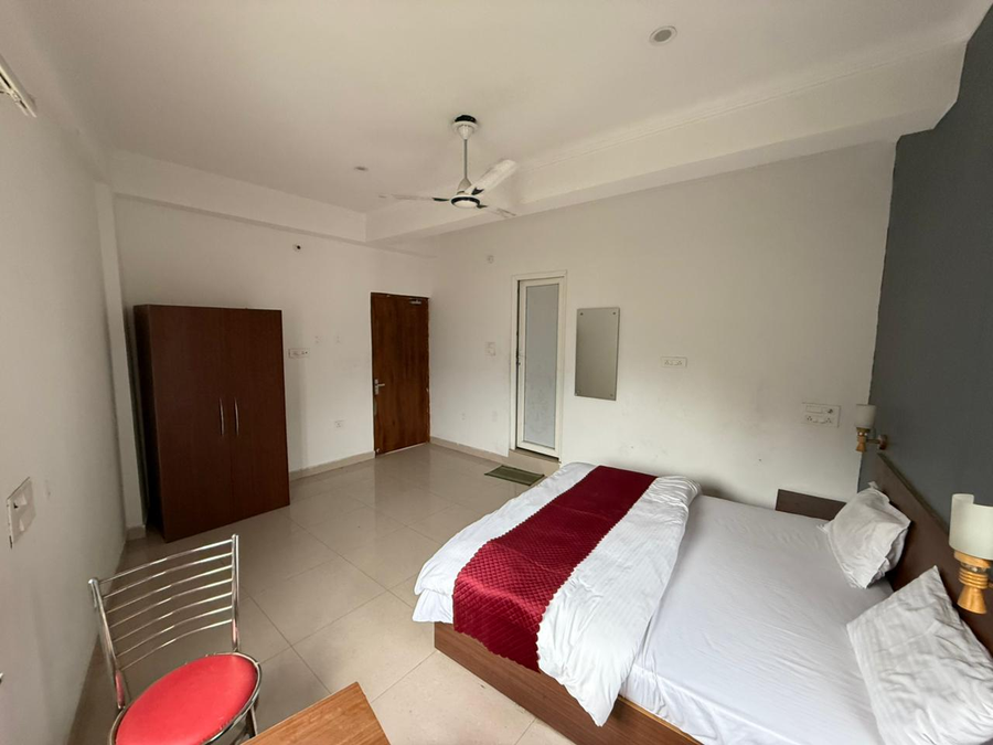 hotel shiv palace yoga world retreat