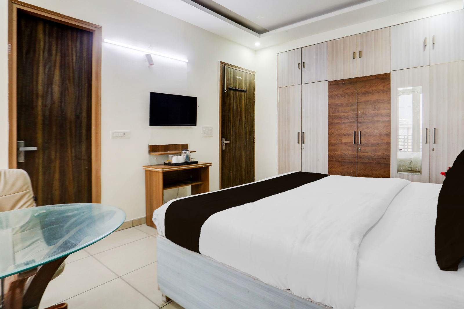 super hotel o subhash chowk near medanta hospital formerly l b residency