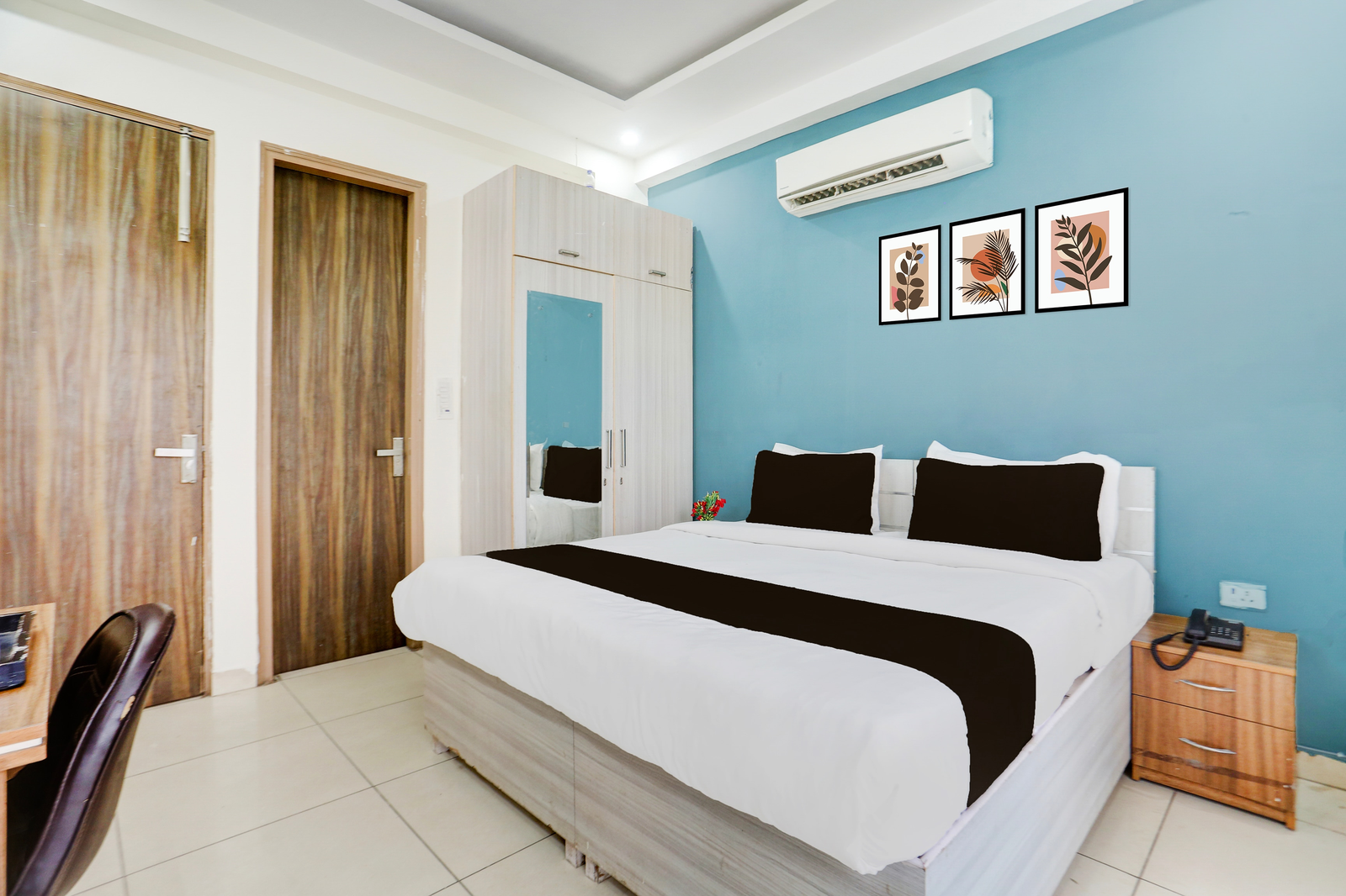 super hotel o subhash chowk near medanta hospital formerly l b residency