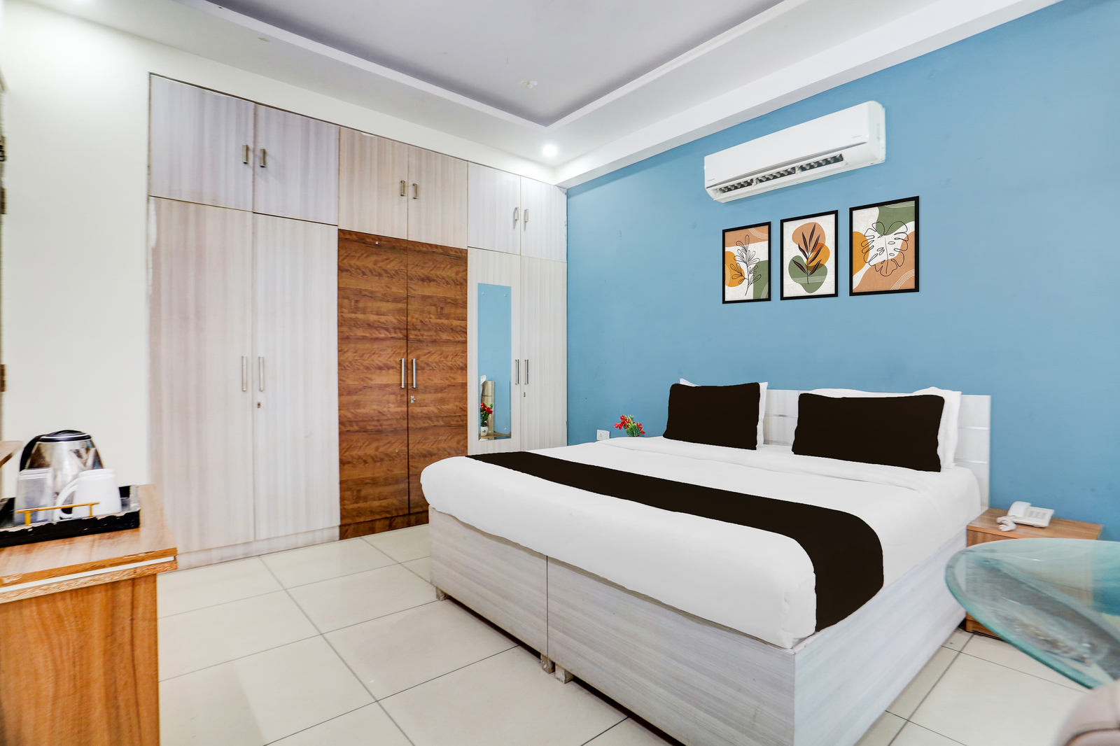 super hotel o subhash chowk near medanta hospital formerly l b residency