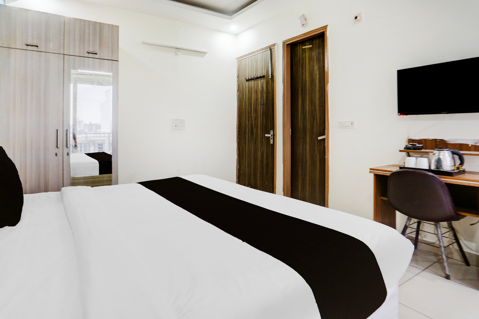 super hotel o subhash chowk near medanta hospital formerly l b residency