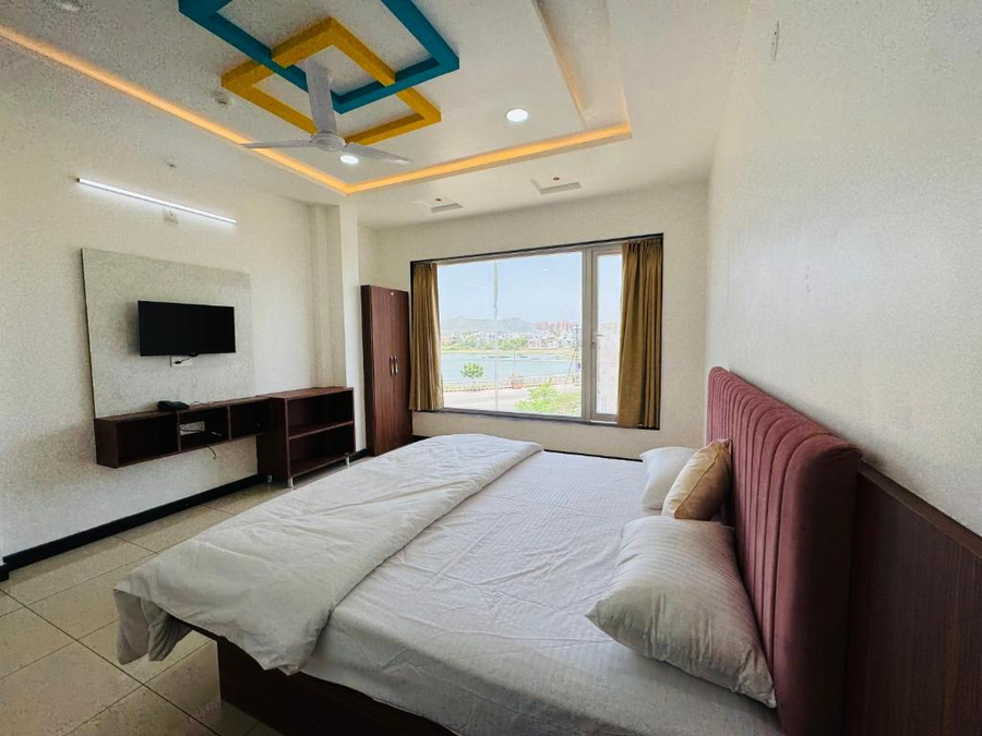 bp lake view hotel