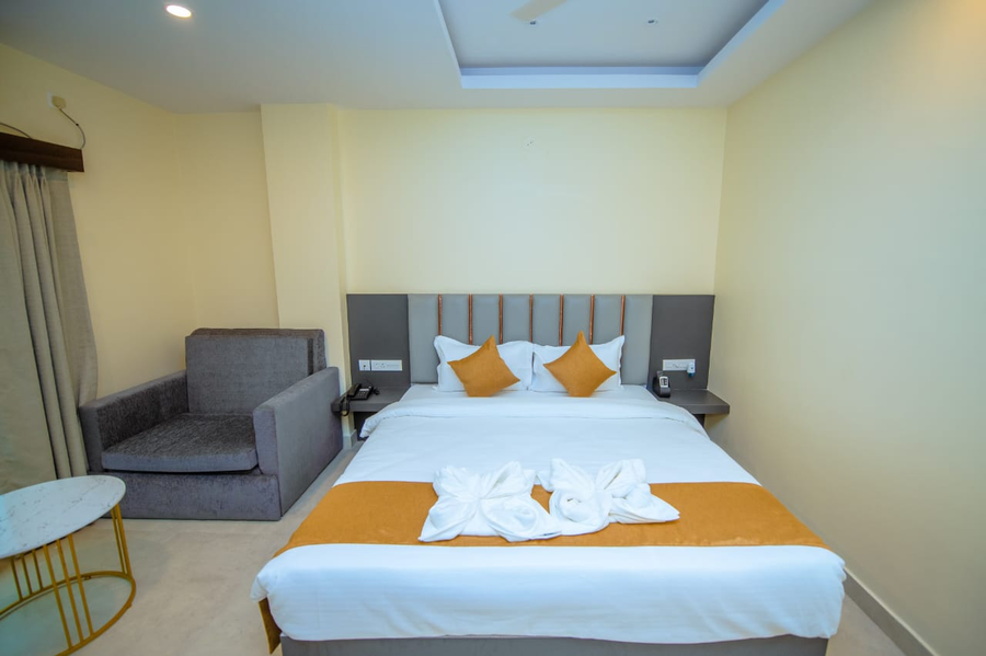 hotel sunbay 700 mtr from jagannath temple