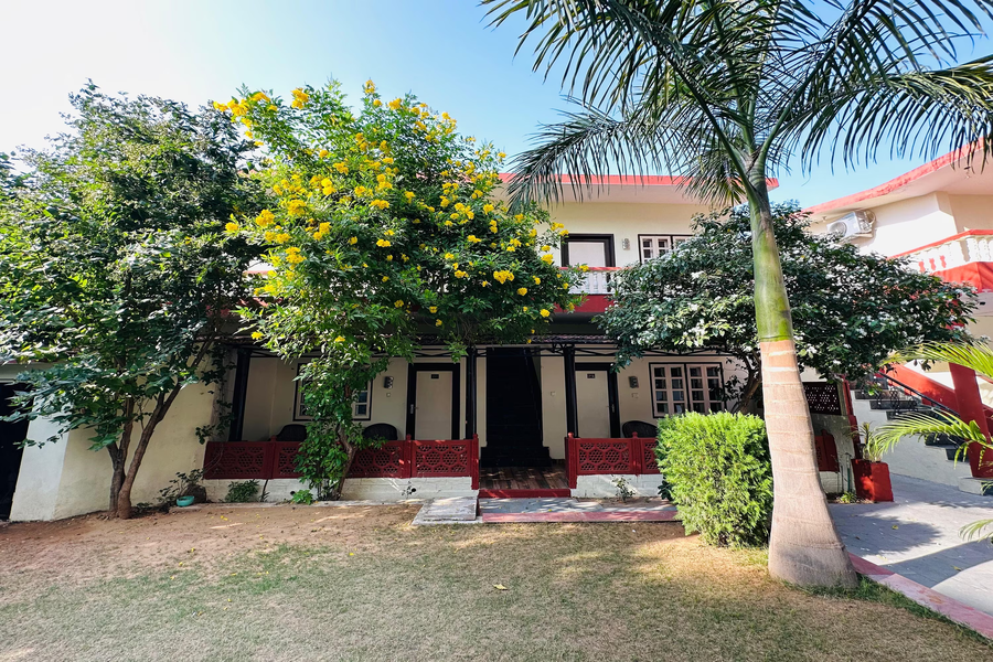 tiger safari resort