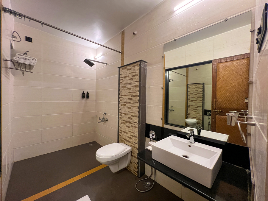 yash resort