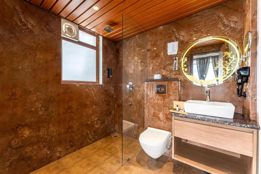 treebo premium landmark prayagraj