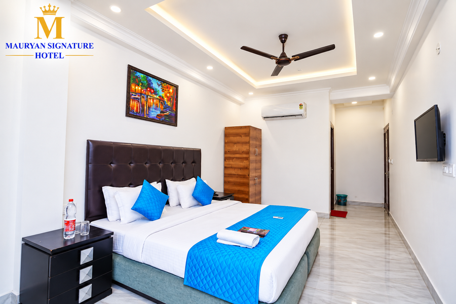 hotel moon taj near yashobhoomi
