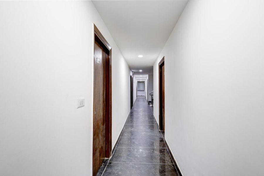 hotel airport near yashobhumi