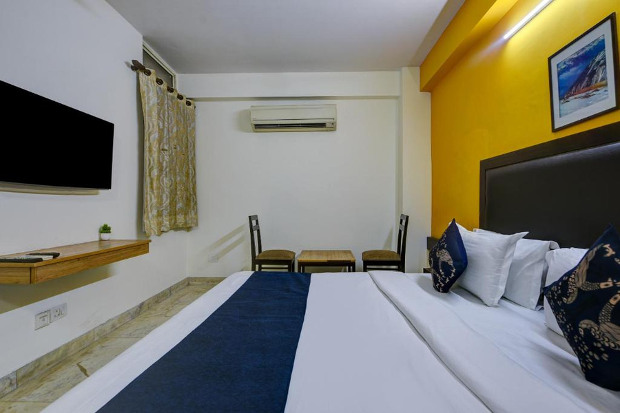 hotel bijwasan near yashobhomi