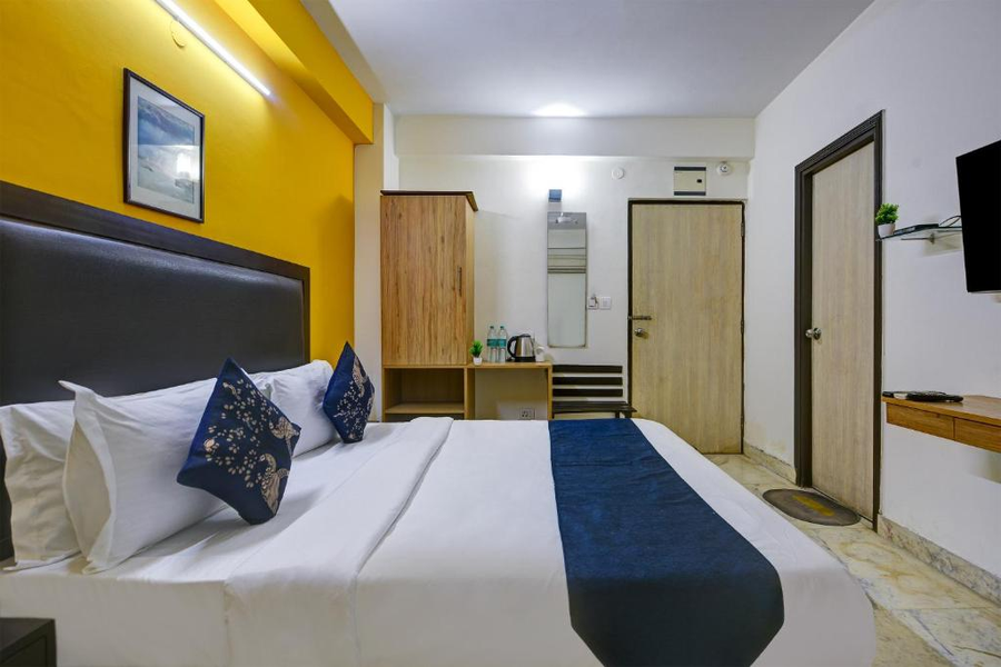 hotel bijwasan near yashobhomi
