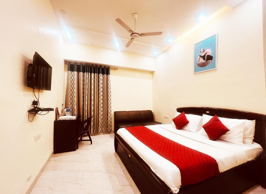 hotel lagoona and banquet hall