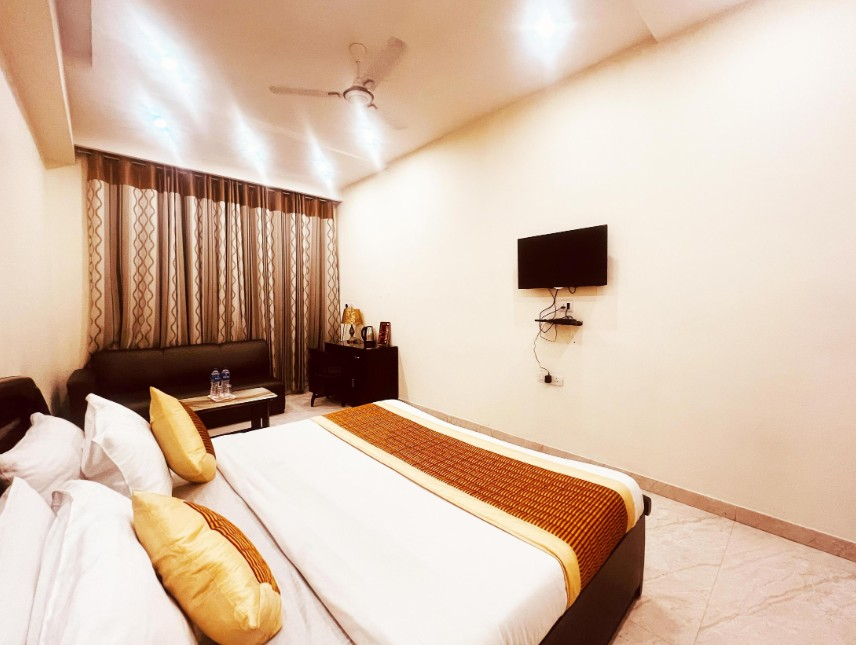 hotel lagoona and banquet hall