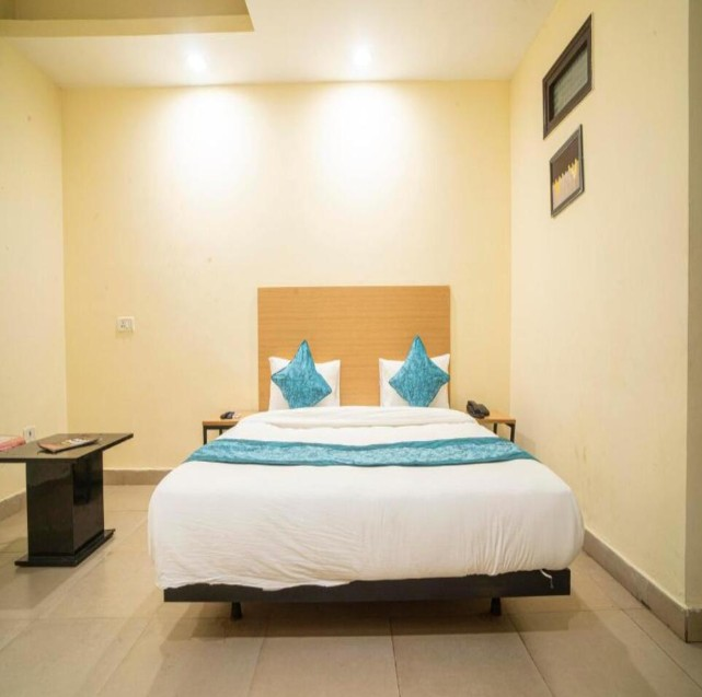 hotel lagoona and banquet hall