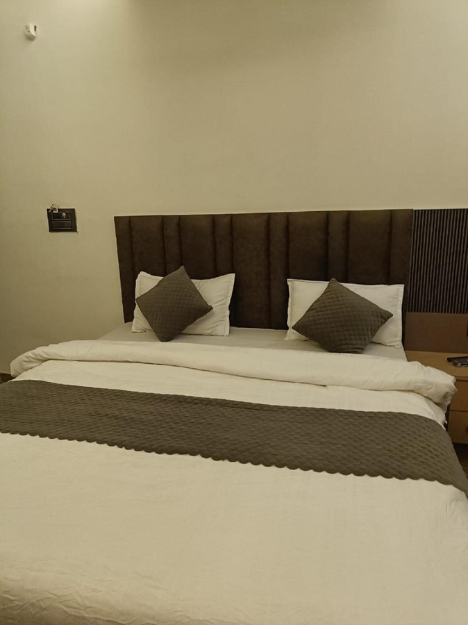 hotel raj residency